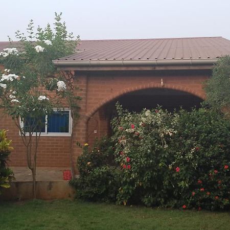 Maison Charlotte Forever Chambre d'hôtes chez un couple belgo togolais Lomé Exterior foto