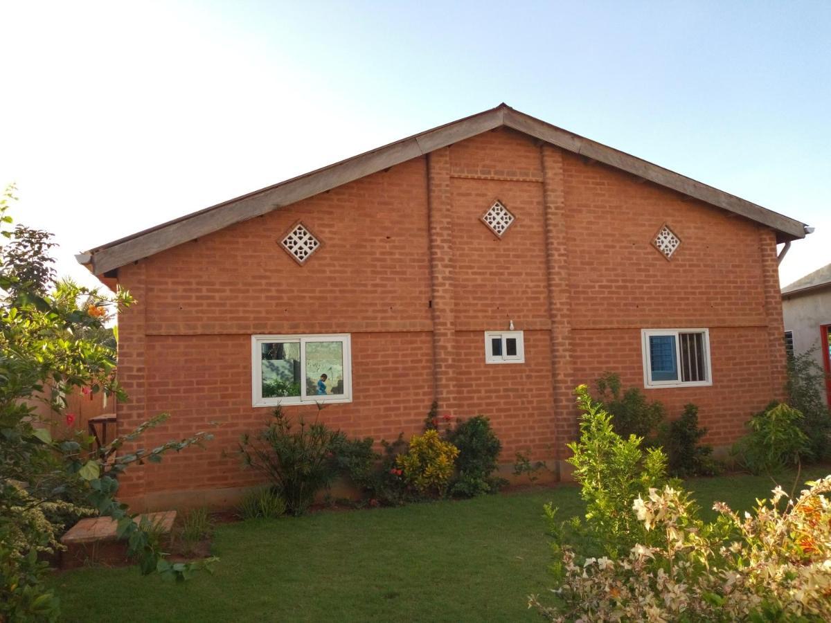 Maison Charlotte Forever Chambre d'hôtes chez un couple belgo togolais Lomé Exterior foto