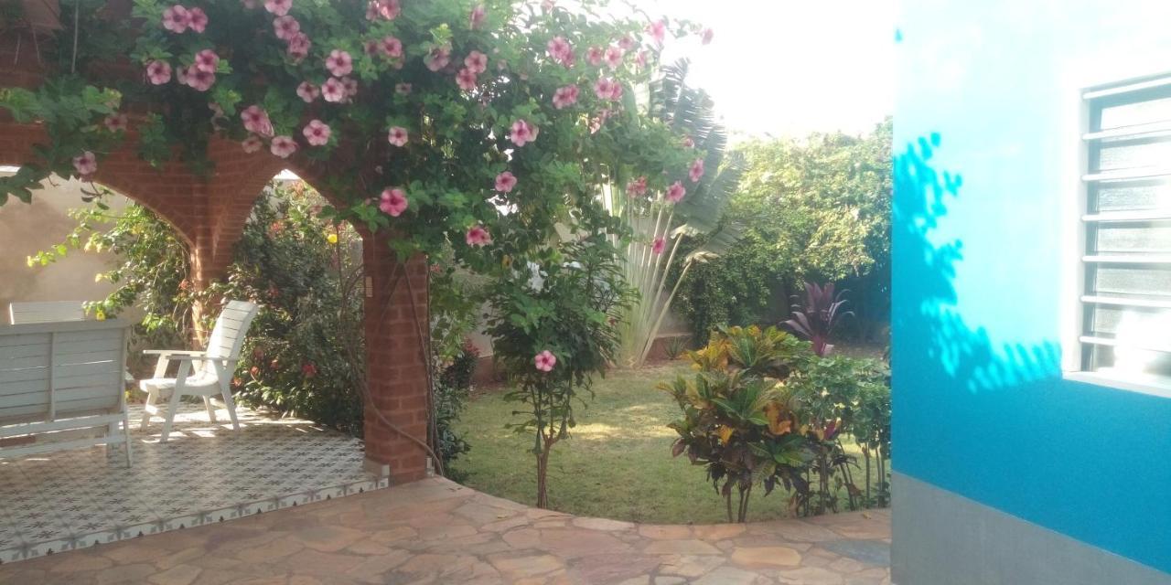 Maison Charlotte Forever Chambre d'hôtes chez un couple belgo togolais Lomé Exterior foto